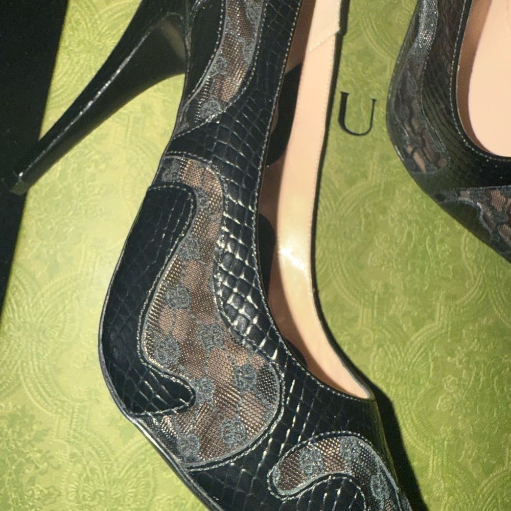 Brand new with box Gucci Elegant Black Lace Stiletto Heels - Picture 4 of 7